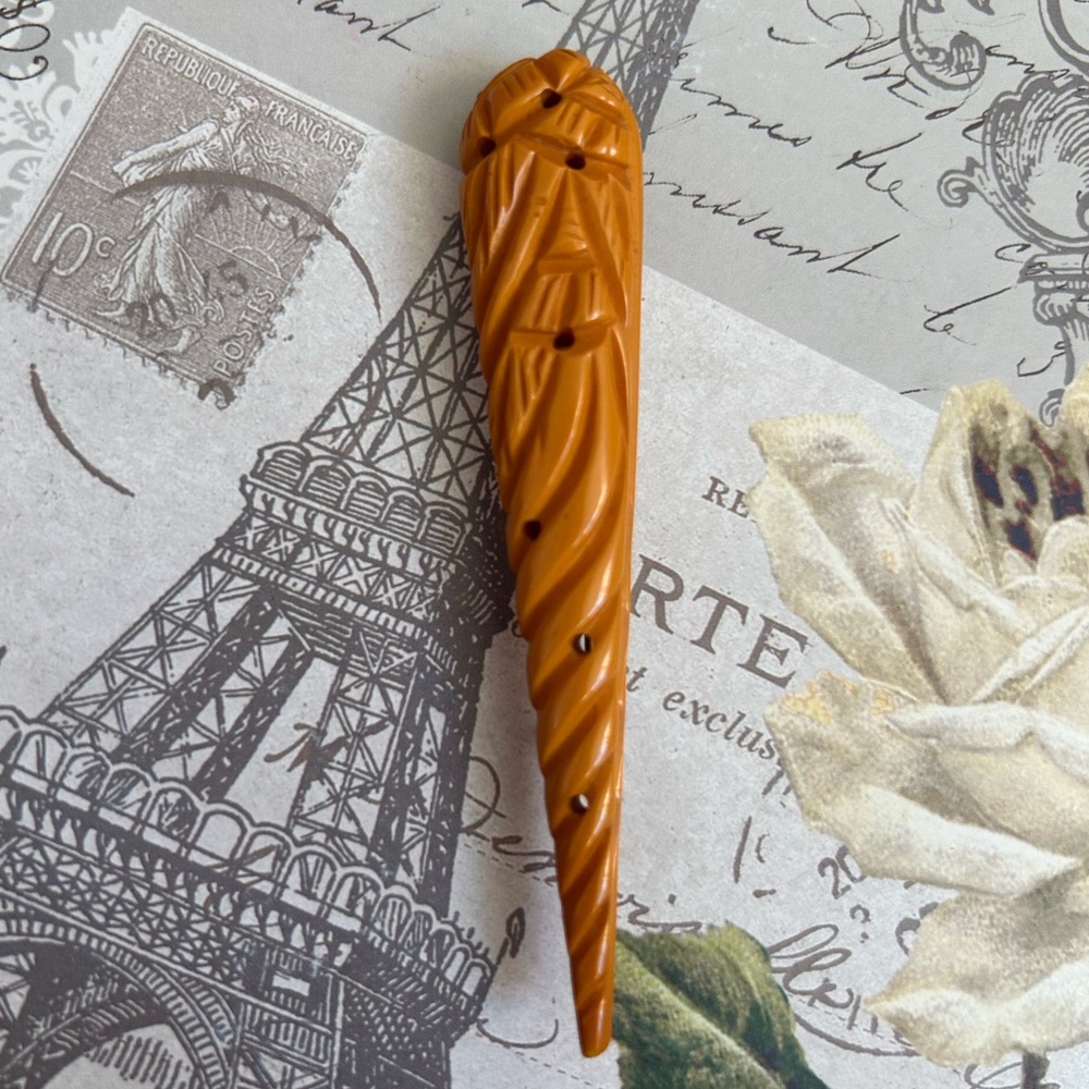 Vintage Carved BAKELITE PIN